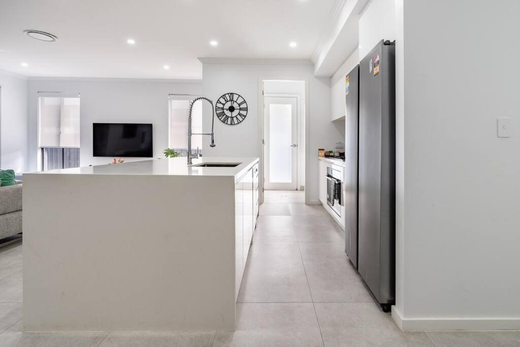 Neat 4 Bedroom In Catherine Fields Narellan Exteriér fotografie