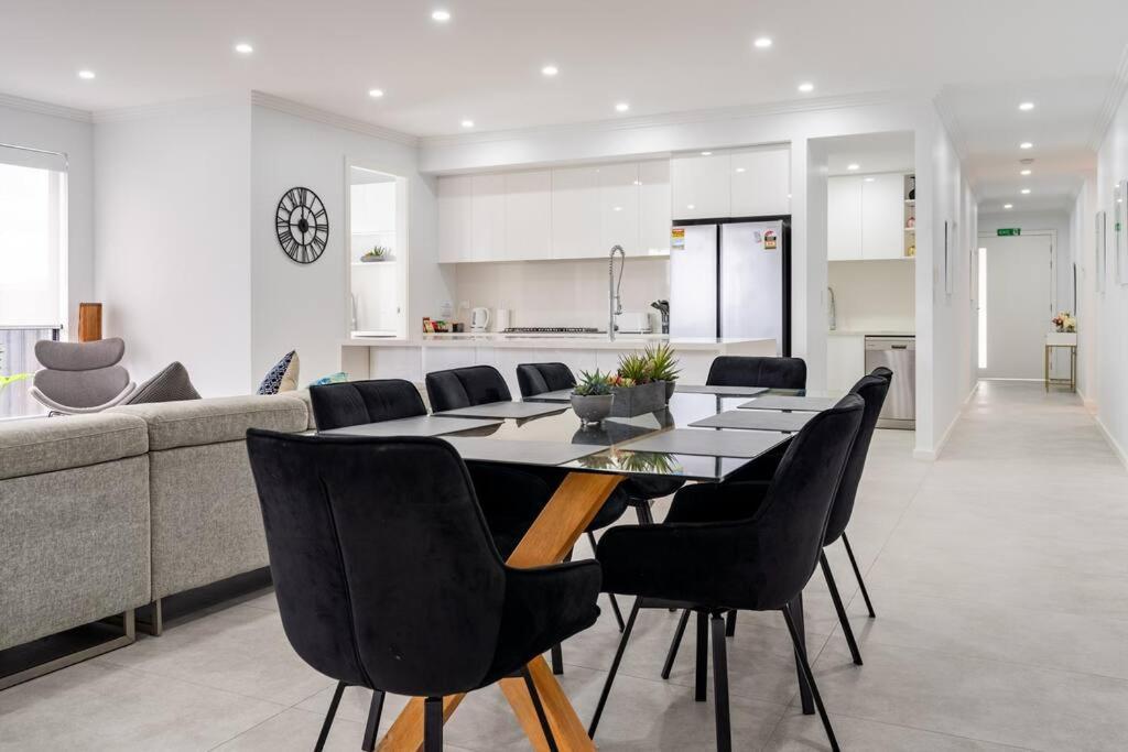 Neat 4 Bedroom In Catherine Fields Narellan Exteriér fotografie