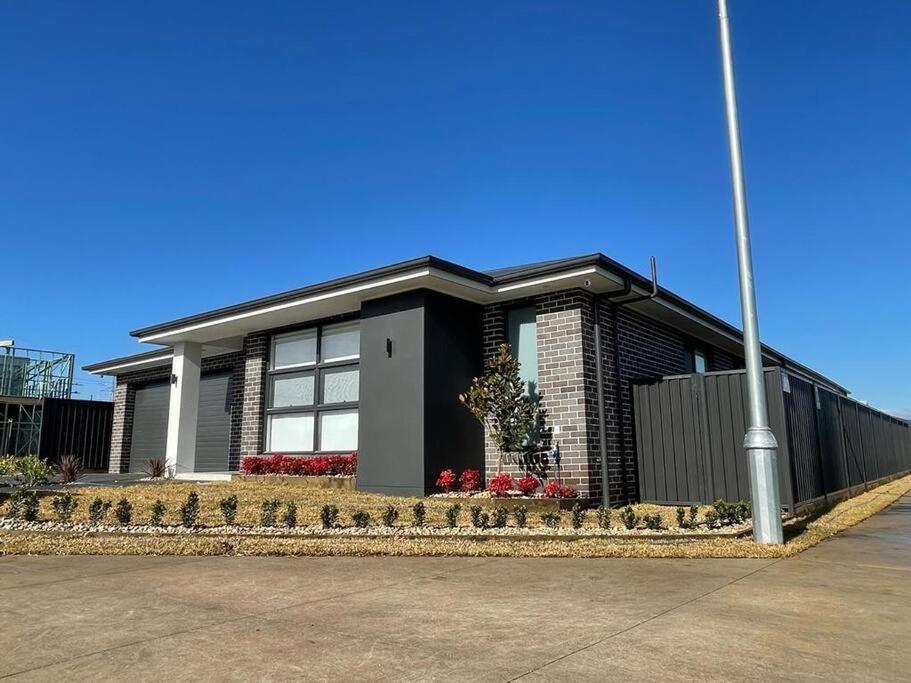 Neat 4 Bedroom In Catherine Fields Narellan Exteriér fotografie