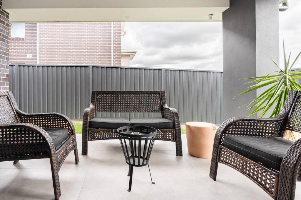 Neat 4 Bedroom In Catherine Fields Narellan Exteriér fotografie