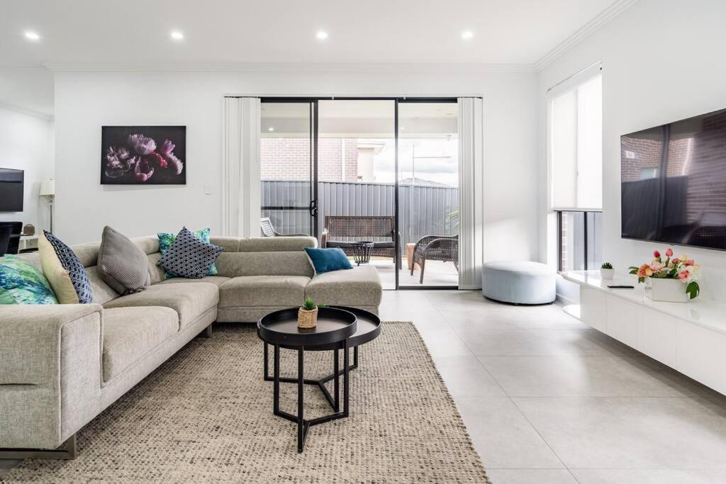 Neat 4 Bedroom In Catherine Fields Narellan Exteriér fotografie