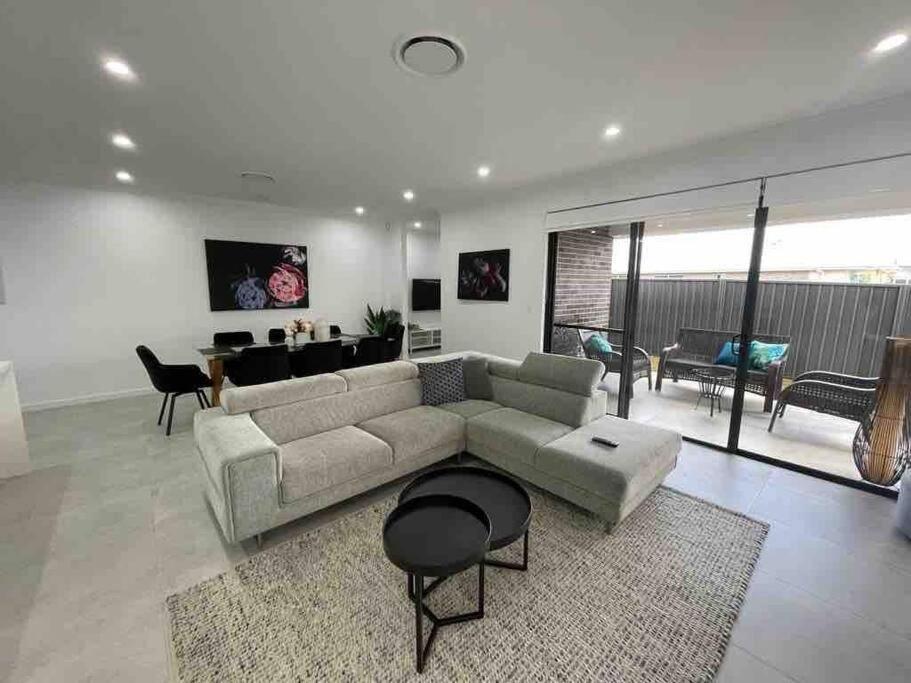 Neat 4 Bedroom In Catherine Fields Narellan Exteriér fotografie