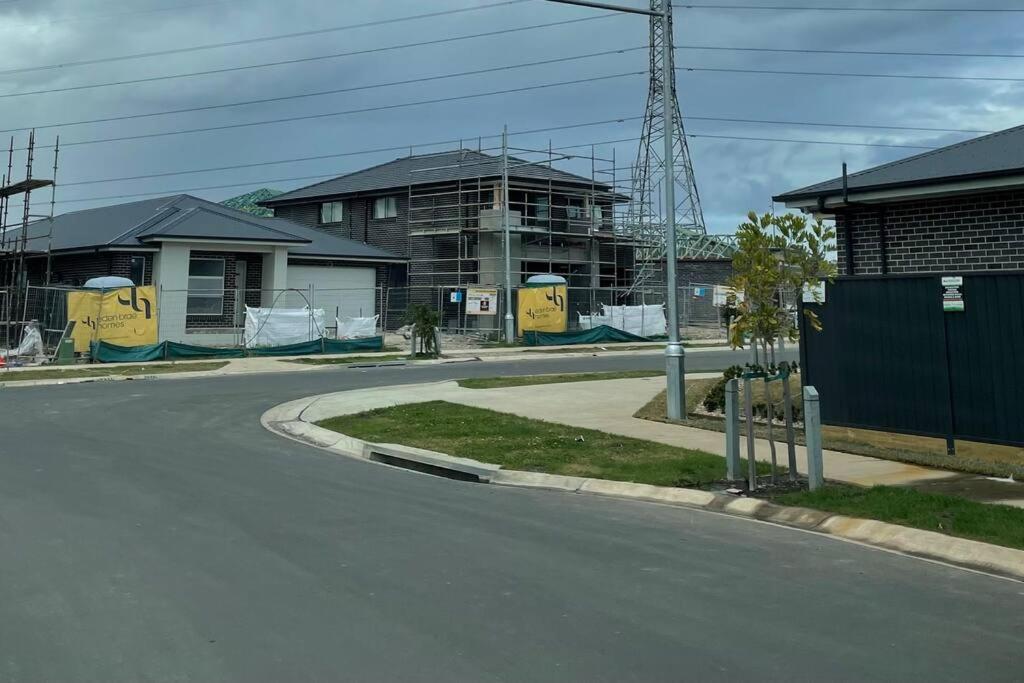 Neat 4 Bedroom In Catherine Fields Narellan Exteriér fotografie