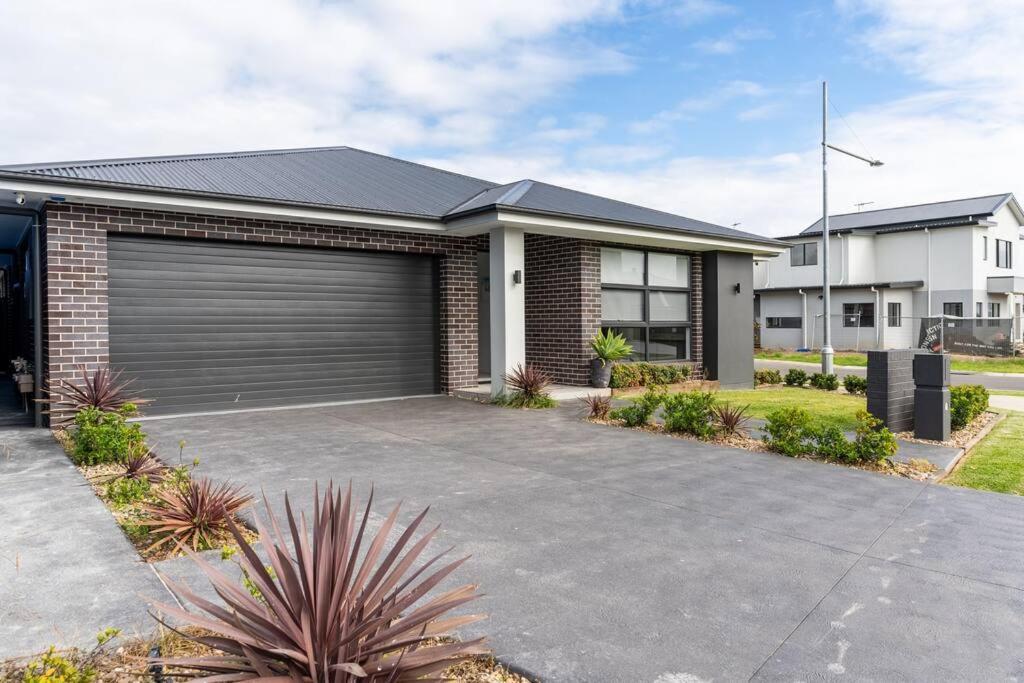 Neat 4 Bedroom In Catherine Fields Narellan Exteriér fotografie